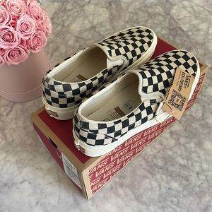 Vans Classic Slip-On Sneakers